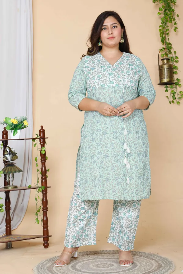 Women's_Plus_Size_Green_Floral_Printed_Cotton_Kurta_With_Palazzo_Set_-_Doriyan