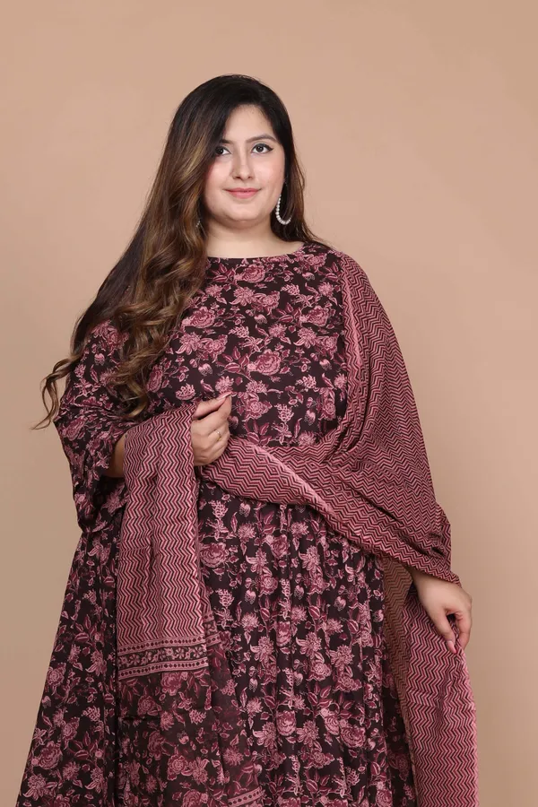 Women's_Plus_Size_Stunning_Maroon_Bell_Sleeve_Floral_Printed_Anarkali_Kurta_Dupatta_-_Doriyan