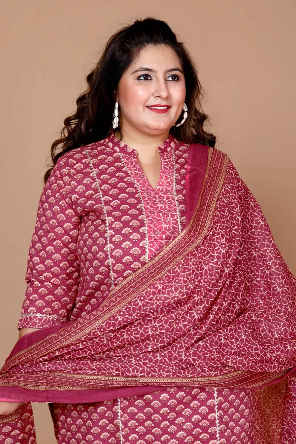 Women'S_Plus_Size_Pink_Straight_Floral_Printed_Kurta_&_Palazzo_With_Dupatta_Set_-_Doriyan