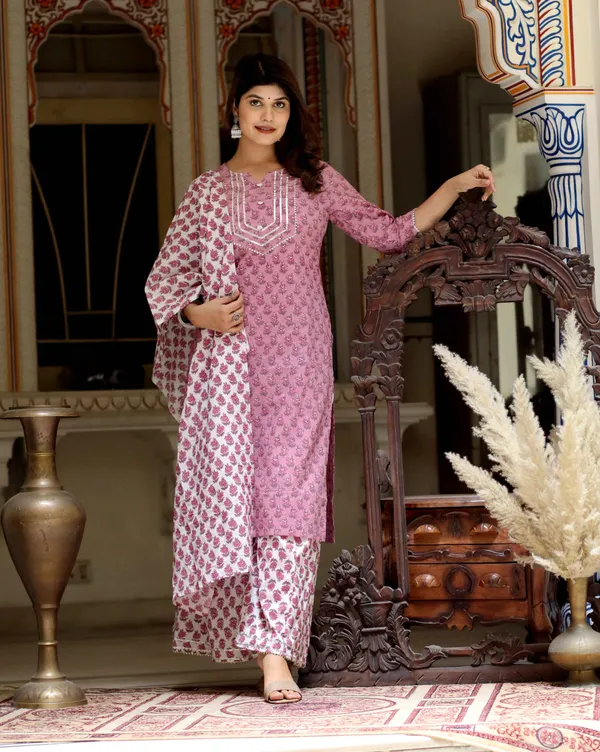 Women's_Pink_Cotton_Kurta_With_Palazzo_&_Dupatta_Set_-_Doriyan