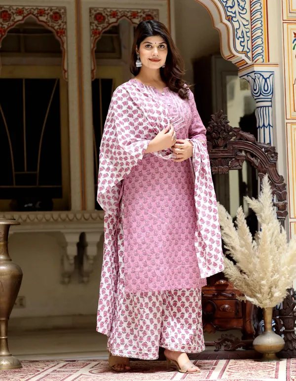 Women's_Pink_Cotton_Kurta_With_Palazzo_&_Dupatta_Set_-_Doriyan
