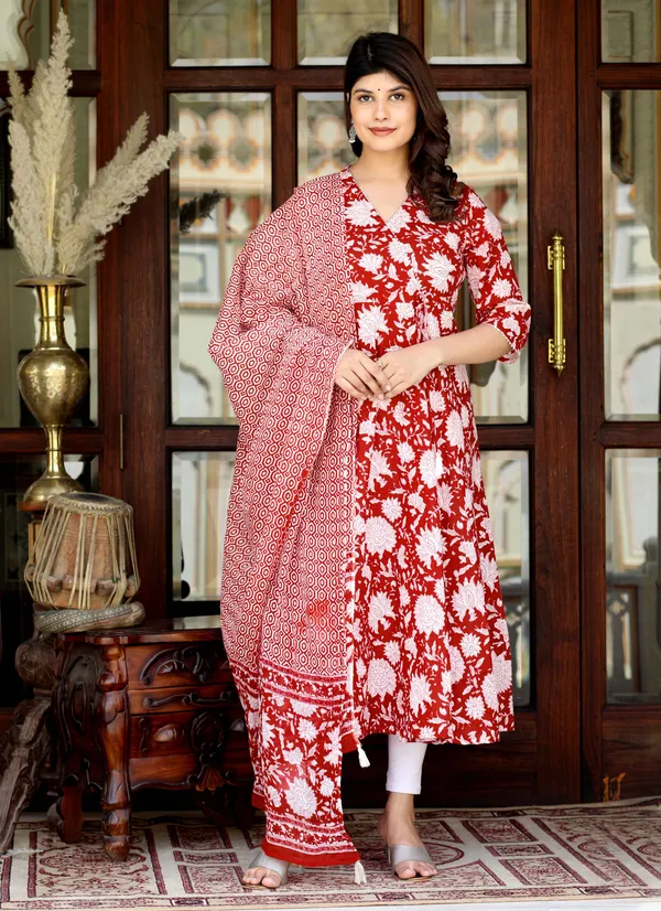 Women's_Red_Cotton_Floral_Printed_Anarkali_Kurta_With_Dupatta_-_Doriyan