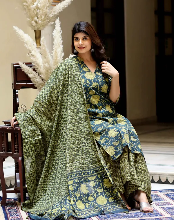 Women's_Green_Cotton_Floral_Straight_Kurta_&_Sharara_With_Dupatta_Set_-_Doriyan