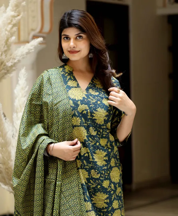 Women's_Green_Cotton_Floral_Straight_Kurta_&_Sharara_With_Dupatta_Set_-_Doriyan