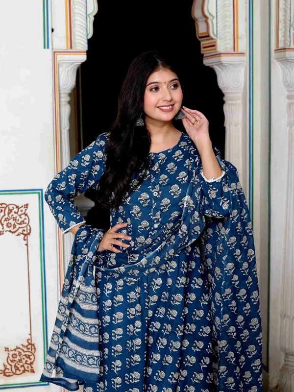Women's_Blue_Cotton_Floral_Print_Anarkali_Kurta_With_Dupatta_-_Doriyan