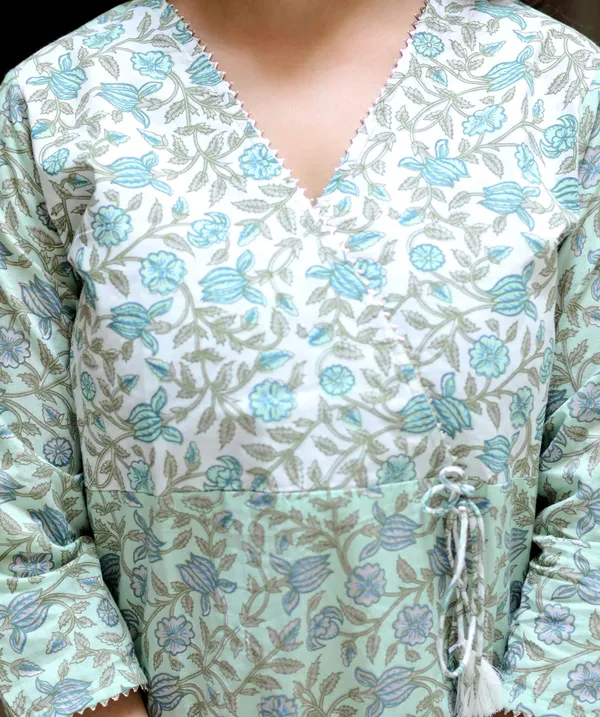 Women's_Green_Floral_Printed_Angrakha_Pure_Cotton_Kurta_With_Palazzo_&_Dupatta_Set_-_Doriyan