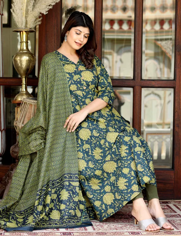 Women's_Green_Pure_Cotton_Printed_Anarkali_Kurta_With_Gold_Print_Dupatta_-_Doriyan