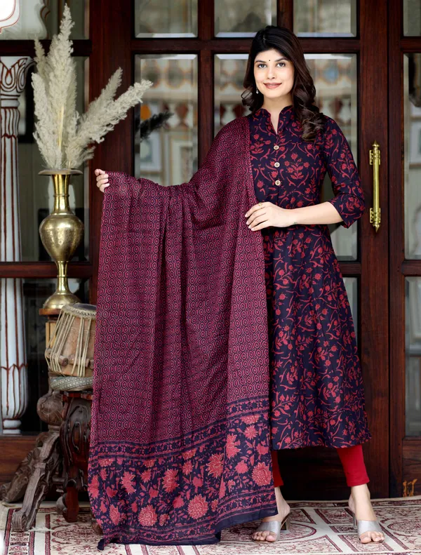 Women's_Maroon_Pure_Floral_Printed_Anarkali_Kurta_With_Gold_Print_Dupatta_-_Doriyan