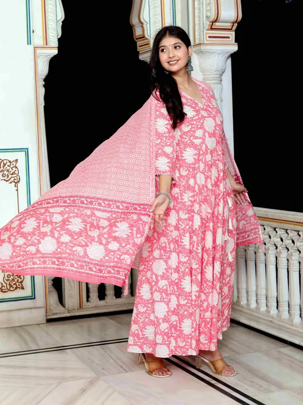 Women's_Pink_Cotton_Floral_Print_Anarkali_Kurta_With_Dupatta_-_Doriyan