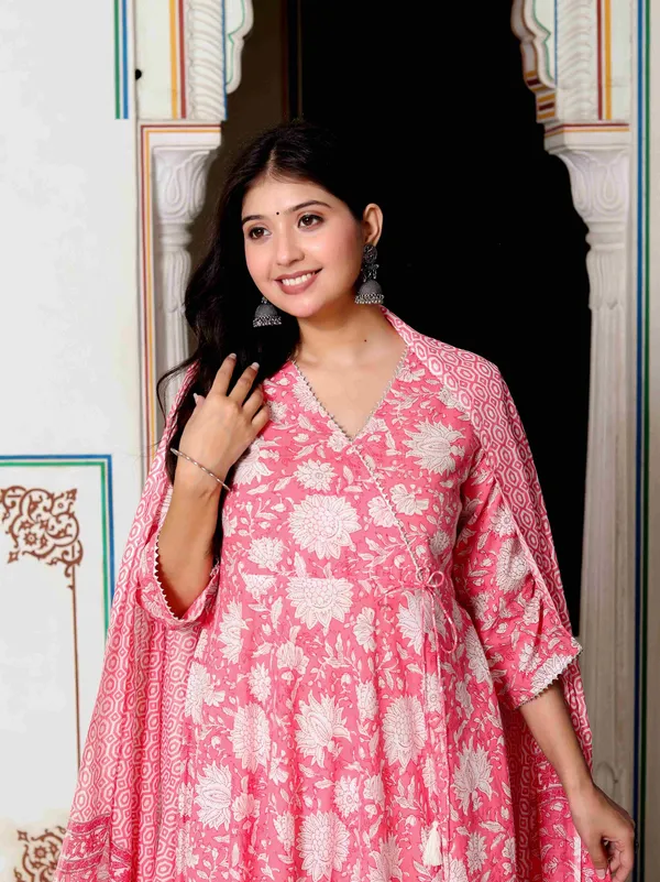 Women's_Pink_Cotton_Floral_Print_Anarkali_Kurta_With_Dupatta_-_Doriyan