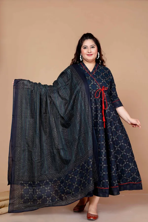 Women'S_Plus_Size_Abstract_Printed_&_Tasseles_Angrakha_Kurta_With_Blue_Dupatta_Set_-_Doriyan