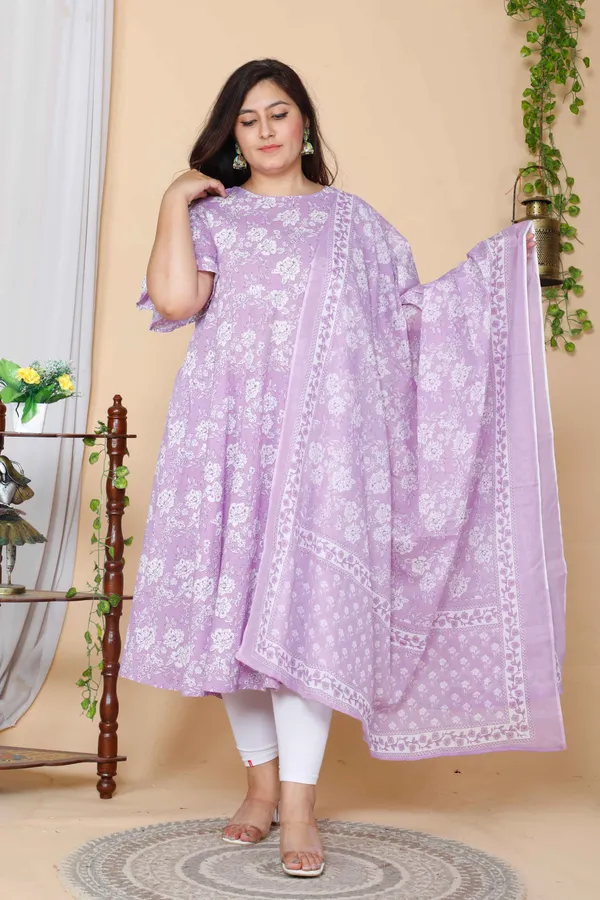 Women's_Plus_Size_Lavender_Floral_Flared_Sleeves_Anarkali_Kurta_With_Dupatta_-_Doriyan