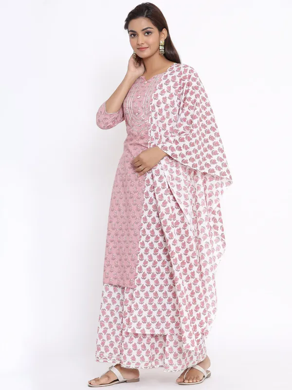 Women's_Pink_Floral_Printed_Gotta_Patti_Pure_Cotton_Kurta_With_Palazzo_And_Dupatta_Set_-_Doriyan