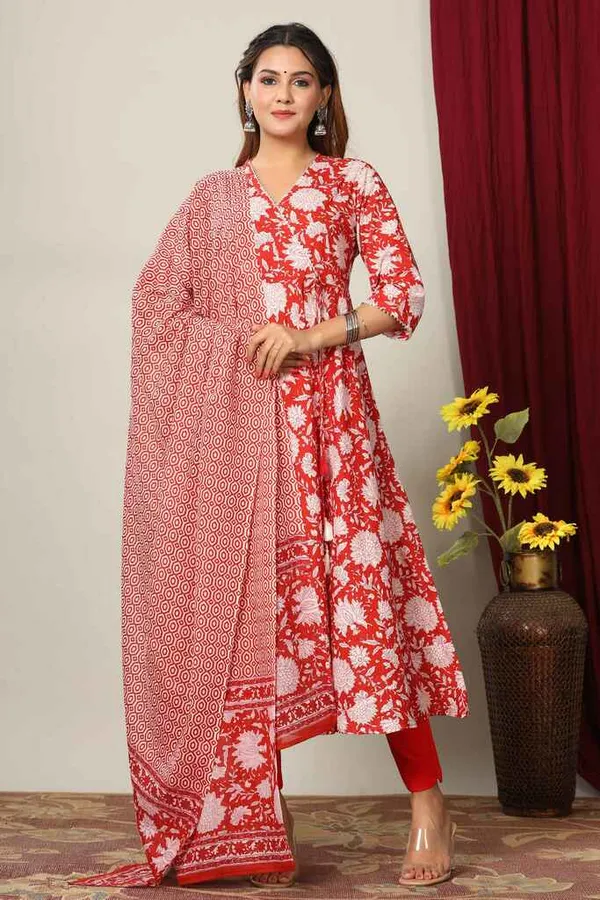 Women's_Red_Floral_Printed_Gotta_Patti_Pure_Cotton_Kurta_With_Dupatta_Set_-_Doriyan