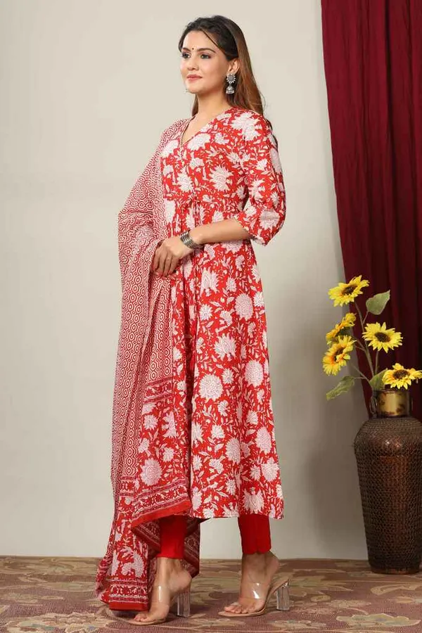 Women's_Red_Floral_Printed_Gotta_Patti_Pure_Cotton_Kurta_With_Dupatta_Set_-_Doriyan