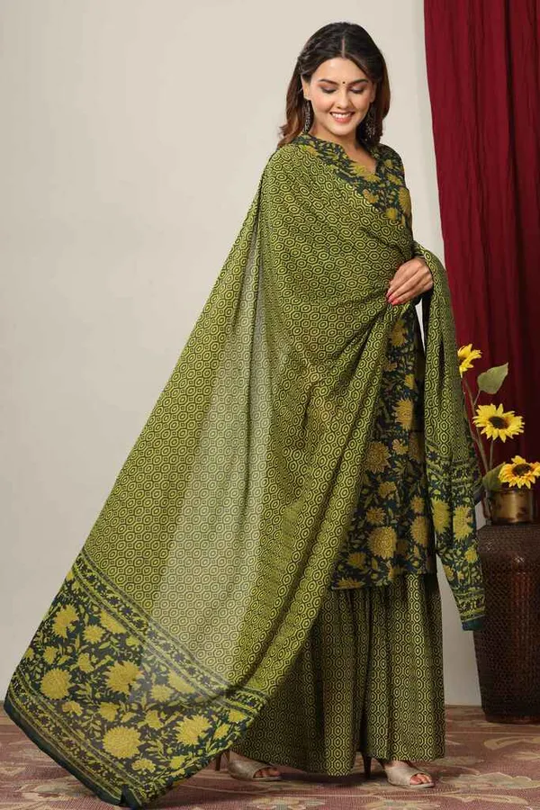 Women's_Green_Floral_Printed_Pure_Cotton_Kurta_With_Sharara_&_With_Dupatta_-_Doriyan
