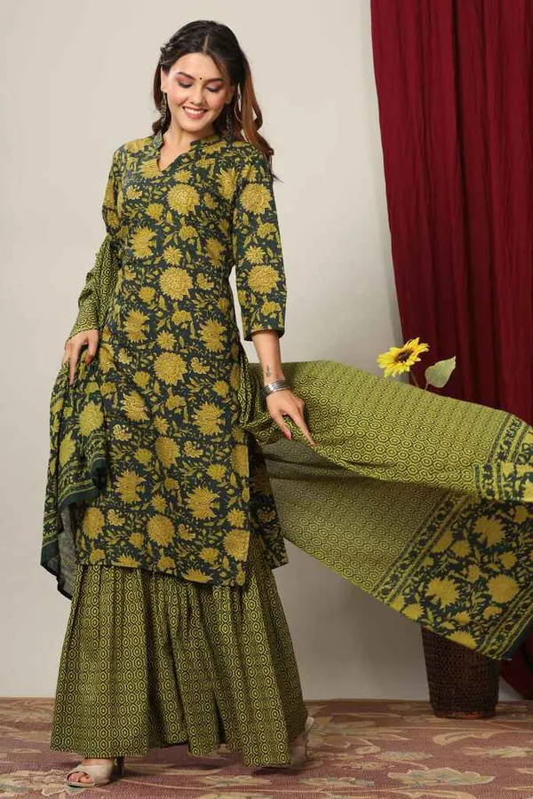 Women's_Green_Floral_Printed_Pure_Cotton_Kurta_With_Sharara_&_With_Dupatta_-_Doriyan