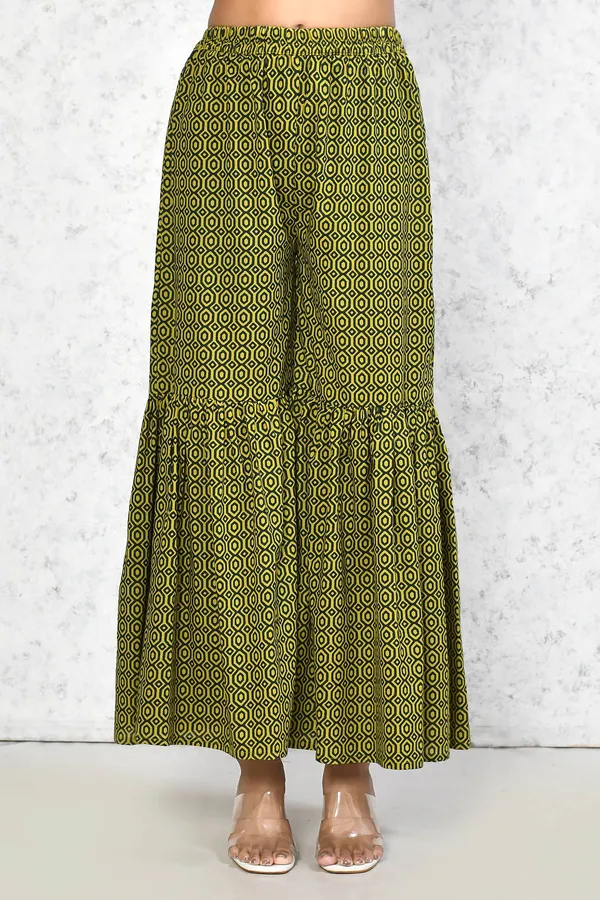 Women's_Green_&_Yellow_Floral_Printed_Pure_Cotton_Kurta_With_Sharara_-_Doriyan