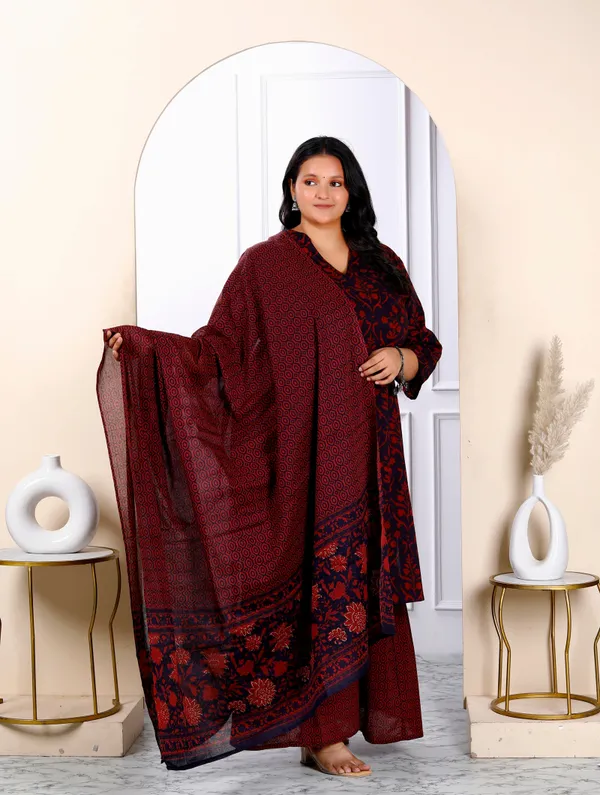 Women's_Plus_Size_Cotton_Floral_Printed_Straight_Kurta_Sharara_And_Dupatta_Set_-_Doriyan