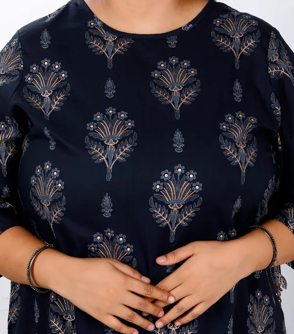 Women's_Plus_Size_Blue_And_Grey_Printed_Pure_Cotton_Kurta_With_Sharara_-_Doriyan