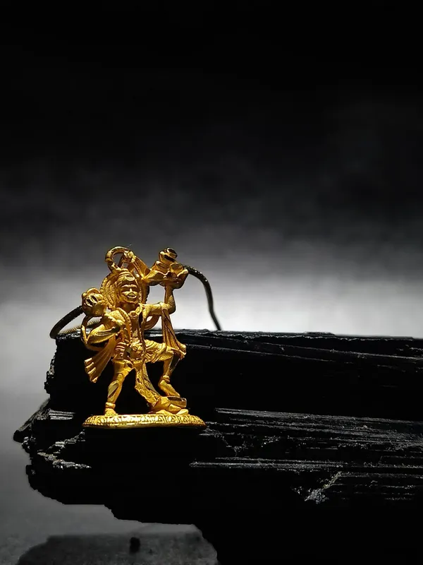 Gold_Elegant_&_Premium_Locket_Blessed_With_Shri_Hanuman