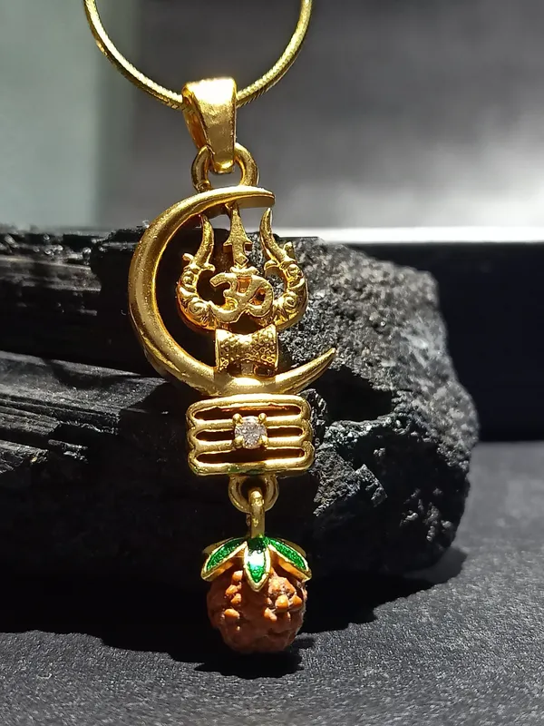 Gold_Elegant_&_Premium_Locket_Blessed_With_Lord_Shiva_Energys