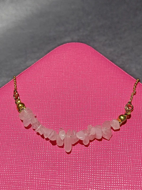 Premium_Elegant_Glass_Chips_Necklace_(Pink_&_Gold)