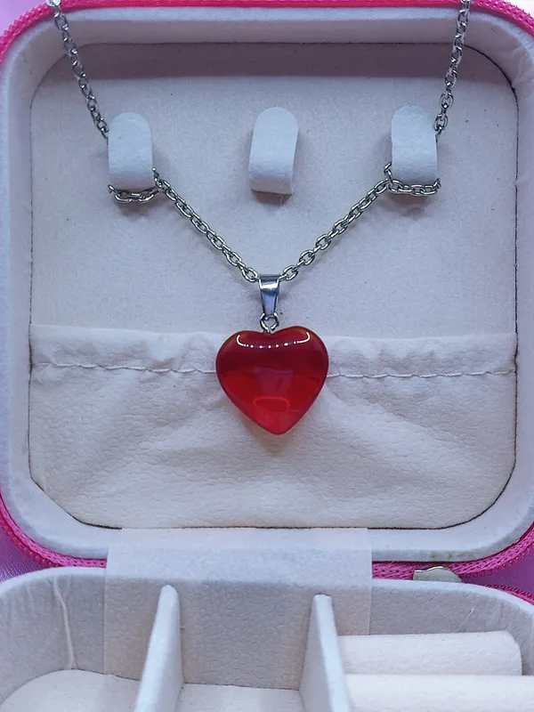 Express_Your_Self__with_Red_Heart_Pendant_Set