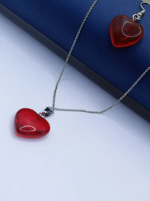 Express_Your_Self__with_Red_Heart_Pendant_Set