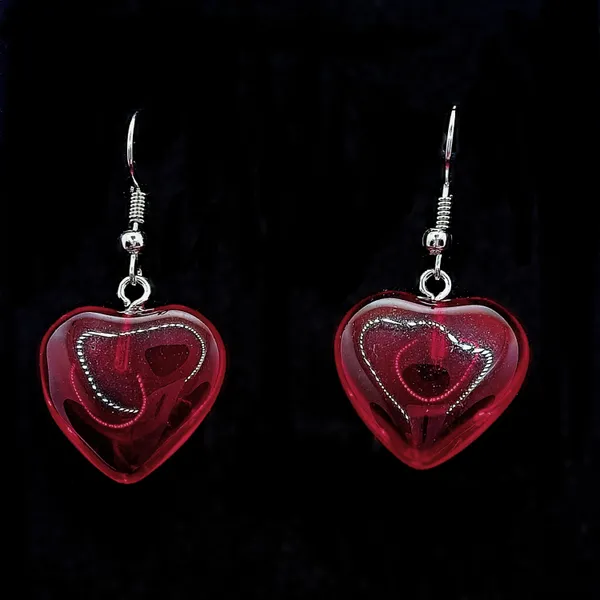 Elegant_Red_Heart_Earrings