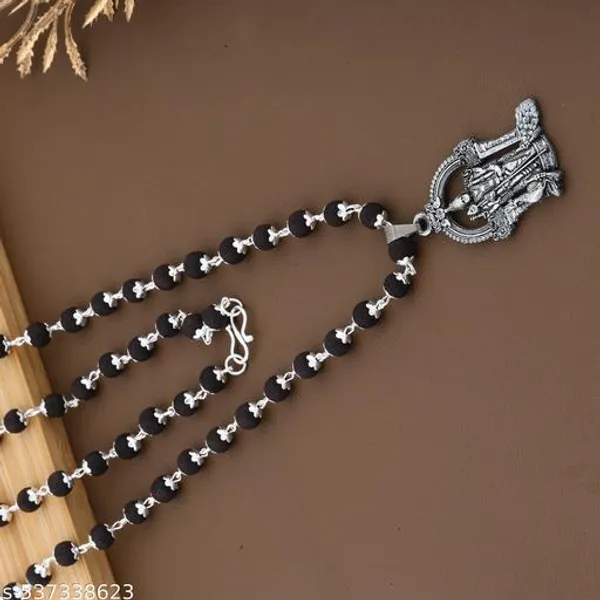 Karungali_murgan_lockets