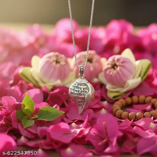 Krishna_vasudevaya_mantra_shankh_locket_with_chain_girls_&_women