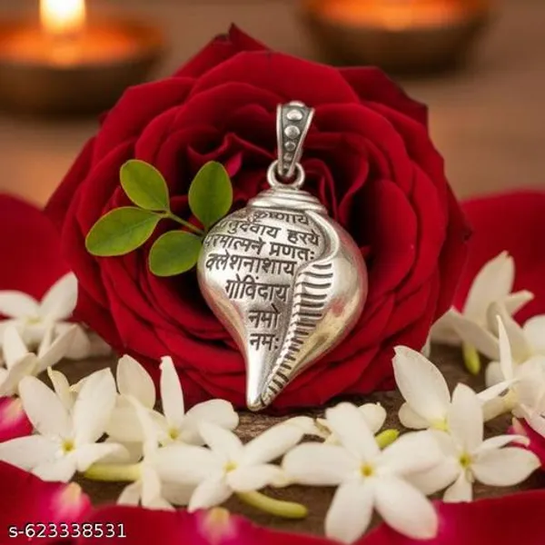 Shri_Krishna_vasudevaya_mantra_shankh_locket_with_silver_plated_chain