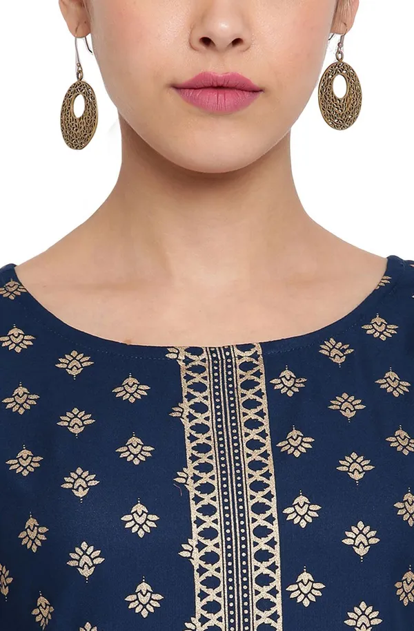 Print_Straight_Kurta_with_Embellished