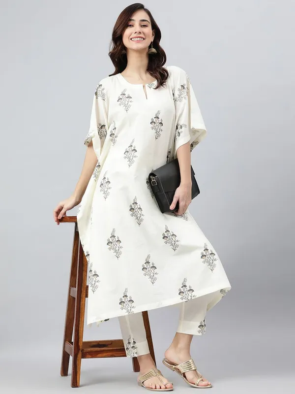 Womens_Cream_Cotton_Kaftan_With_Pant