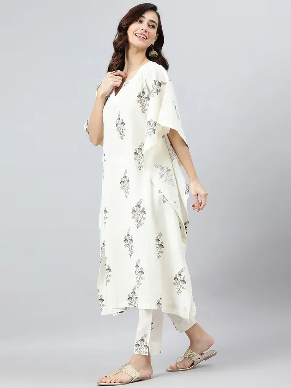 Womens_Cream_Cotton_Kaftan_With_Pant