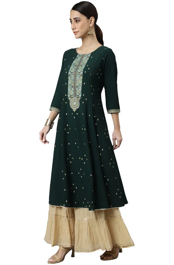 Womens_Green_Crepe_Foil_Print_Straight_Kurta