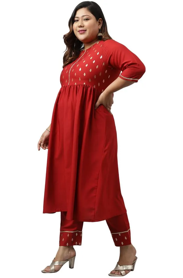 Womens_Maroon_Poly_Crepe_Ethnic_Motifs_Kurta_with_Pant