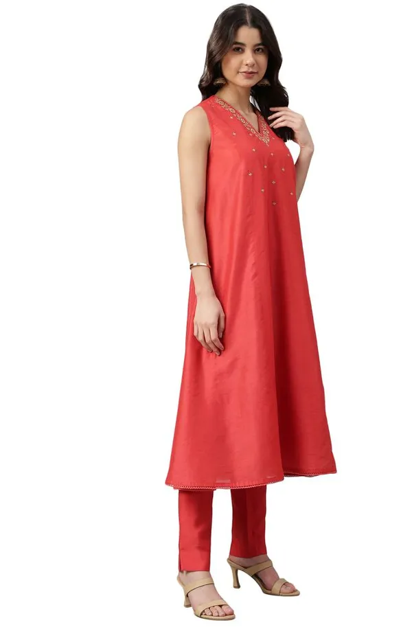 Womens_Red_Art_Silk_Solid_Kurta_With_Pant