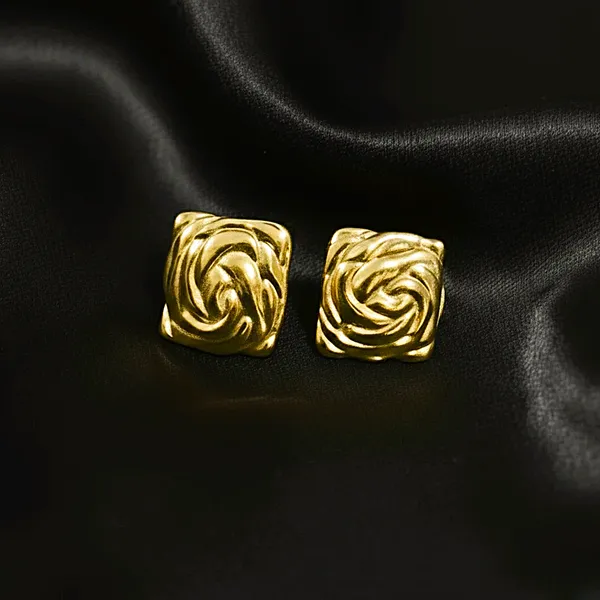 Luxe_Swirl_Square_Studs