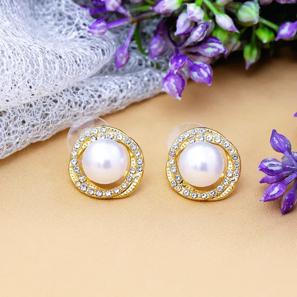 Silver_Alloy_Luxe_Pearl_Halo_Studs_For_Women
