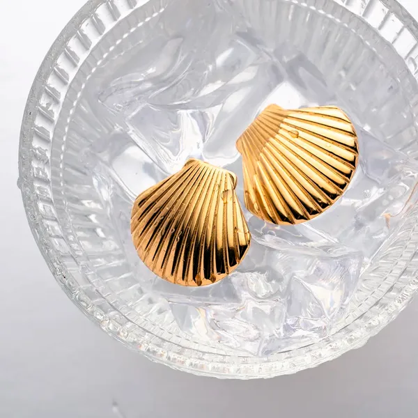 Gold_Luxe_Ocean_Shell_Studs_For_Women