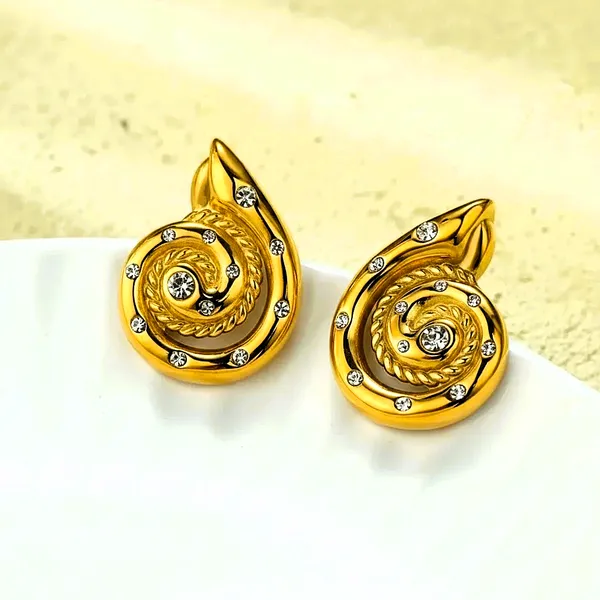 Designer_Gold_Swirl_Stud_Earrings