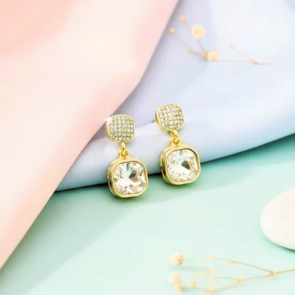 Silver_Shimmer_Stone_Earrings_For_Women