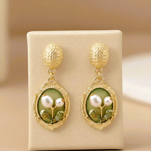Luxe_Emerald_Pearl_Bloom_Earrings