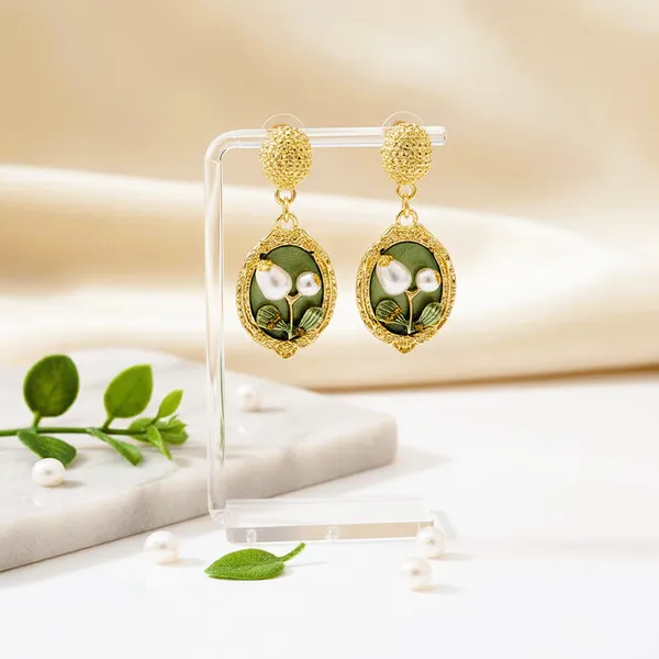 Luxe_Emerald_Pearl_Bloom_Earrings