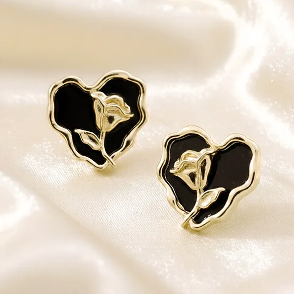 Luxe_Noir_Bloom_Studs