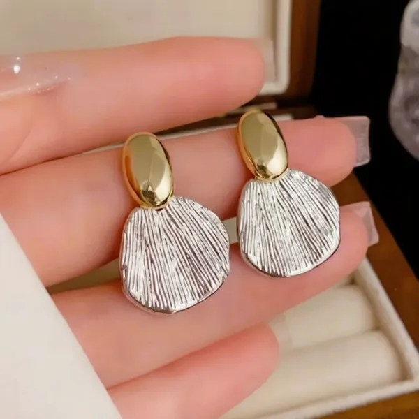 Silver_Metal_Bloom_Earrings_For_Women