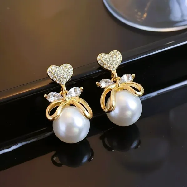 Silver__Alloy_Luxe_Heart_Pearl_Drops_For_Women