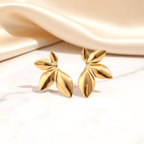 Gold_Leafy_Glow_Earrings_For_Women